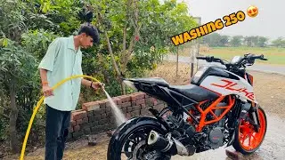 Duke 250 washing 😍 // clean bike clean vibe ❤️// Praveen09_ 