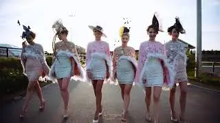Ladie days. Horse racing style