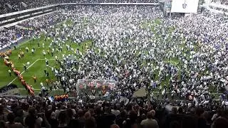 White Hart Lane The Finale   Last three minutes of match and the pitch invasion