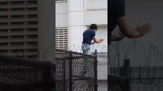 Shah Rukh Khan Meeting Fans Outside Mannat WhatsApp Status #srk #mannat #shorts