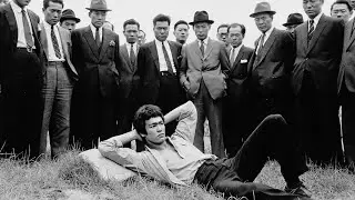 Bruce Lee descansaba en el césped cuando la pandilla dijo “Duerme” el silencio llegó en segundos
