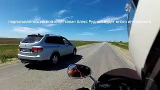 едем на скутере в п Качар .болтаем о жизни.