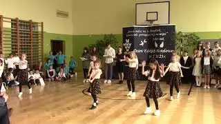 Alvaro Soler - Sofia w wykonaniu dziewczynek z kl. 2b SP5 Jarosław