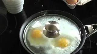 EASY THREE MINUTE Poached Eggs for a Healthy Breakfast!