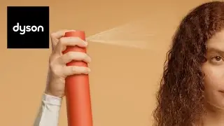 How to style curly hair with Dyson Omega&trade; nourishing range &ndash; leave-in spray and hair oil routine