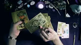UNBOXING TAROT CARDS - REVIEW - GOLD FOIL TAROT