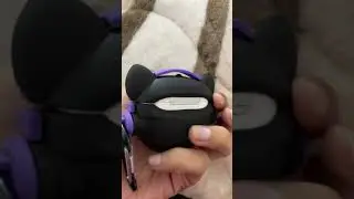 Silicone Cartoon  Cover with Keychain, 360&deg; Protective Case For Airpods 2 & 1 (Hip-Hop Bulldog Blue)