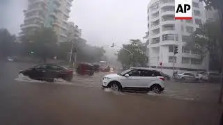 Heavy rains bring traffic to standstill in Mumbai