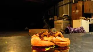Timelpas du montage d'un sandwich &agrave; 4 &eacute;tages