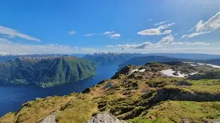 Hiking Br&oslash;knipa, western Norway (inspired by Kraig Adams)