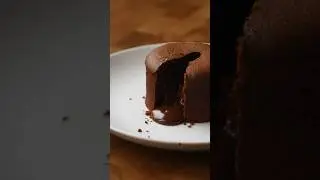 Один идеальный шоколадный фондан #шоколадныйфондан #десерт
