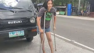 how to walk with crutches outside the house 🏚️🏚️,#legfracture