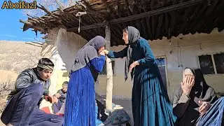  Maryam Jan meets Sakineh at her grandfather's old house