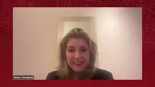 Традиция в современной Британии: Дама Пенни Мордонт на фестивале ораторов в Льюисе