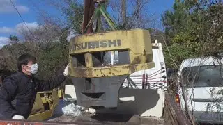 フォークリフトの重りを取り外します　Removed forklift weights