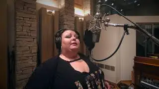 Music Video Premiere | Tina Adair - Eighteen Wheels and a Dozen Roses
