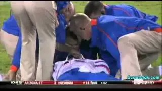 Tim Tebow Gets Knocked Out  KY GAME