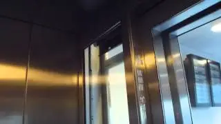Amazing ALT Hydraulic elevator @ Stockholm Central station, new track 19 Upper