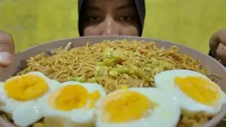 MAKAN INDOMIE GORENG JUMBO PAKAI JAMUR ENOKI, TELUR REBUS & CABE RAWIT POTONG🔥🍜
