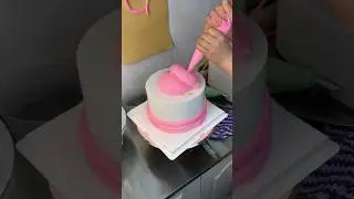 Очень красивый розовый торт