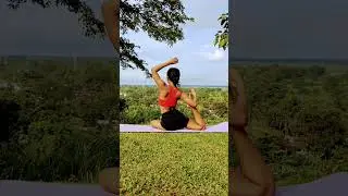 yoga in nature feels different🫶 #yoga #yogaflow #yogainnature #mountains #greenery #fresh #serenity