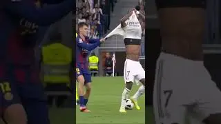 Pedri received a yellow card here for holding vinicius Jr. by his jersey  😂😂#halamadrid #vinicius