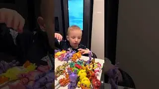 5 Nights at Freddys toys with Frankie Fielding, FNAF
