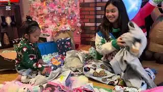 Opening christmas presents  2025 🎁 #highlights  #everyone  #soexcited #happyholidays 
