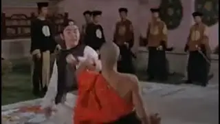 David Chiang - Shaolin Mantis (1978) Shaolin Mantis Kung Fu fighting in front of the Emperor