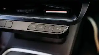 Tesla&rsquo;s Touchscreen Dilemma: Are PHYSICAL Buttons the Answer?