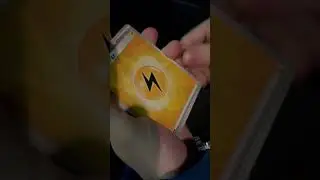 Pok&eacute;mon -pallon ja kortti-pakkojen avaus kylm&auml;ss&auml; autossa 🥶