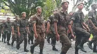 Desfile Fechamento Da cerimônia da Formatura de entrega da Boina Bege !! 5°BiL Lorena-Sp !!