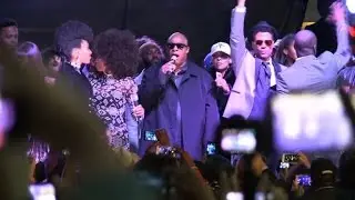 Thousands join Stevie Wonder to pay tribute to Prince in LA