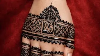 Simple and beautiful mehndi designs for back hand with name letter
