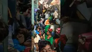 Holi ke liye train ka 🤔