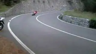 SH 150 tornante in discesa