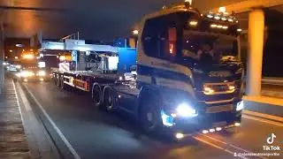 S. Janssen Transport B.V. - Transport of a wide construction