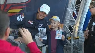 Автограф сессия от прославленных пилотов Red Bull Air Race в Казани