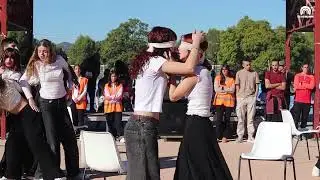 Cros al Clot contra la violència de Gènere | Curs 2025 - 2026 | Performance Batxillerat Escènic