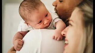 Natural Lifestyle Newborn Photography in home&ndash; Capturing The Fleeting Moment