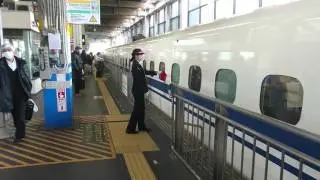 新幹線 のぞみ28号 広島駅 入線～発車 女性駅員