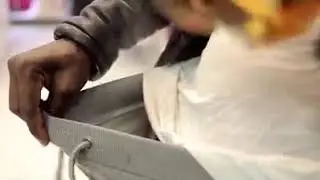 il gaspille il paie