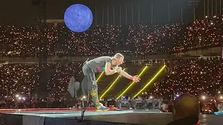 Coldplay - Yellow (Live in Barcelona 25/5/23 4K)