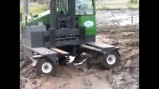 Многоходовой погрузчик Combilift. Работа на неподготовленной территории