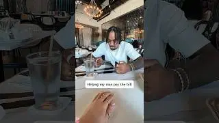 Helping my boyfriend pay the bills 💵 🤣#funny #foryou #prank #couple #funnyvideo