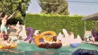 TD4W - Palm Springs pool party