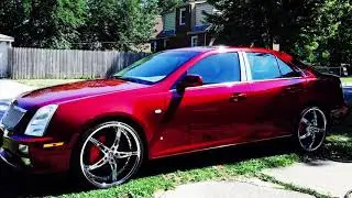 CADILLAC STS ON 22&rdquo; AND VOGUES