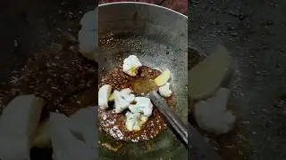 govi alo ki sabji #Roshan family vlogs## subscribe #🥦🥦🥔🥔🍎🍎