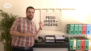 Wie let er op de pedojagers?