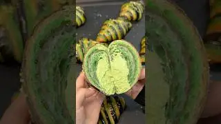 Artistic Matcha Croissant #たもグルメ #japanesefood